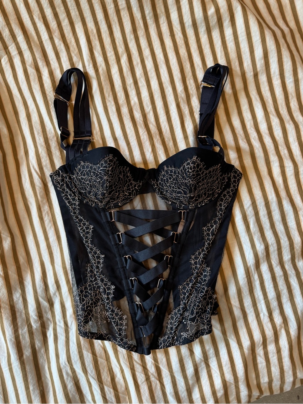 New with tags! Victoria's Secret Black Bustier with Cream Lace Embroidery